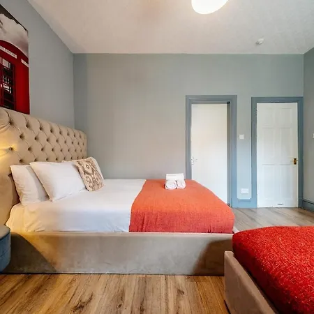 Thistle Nest Flat Sleeps 6 Centre! *