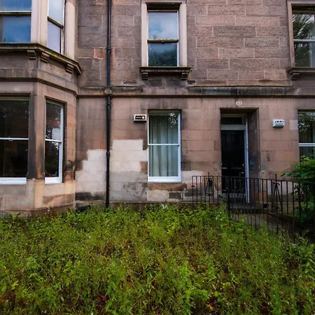 Apartamento Cosy 4 Bdrm By Meadows Edimburgo