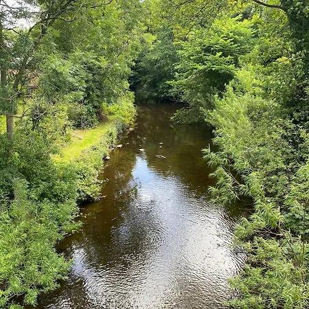 Roseburn Place With 2 Spacious Double Bedrooms *