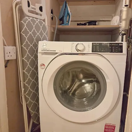 Lovely Immaculate Flat By Meadows