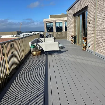 Апартаменты Stunning And Three Bedroom Penthouse With Roof Terrace