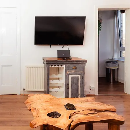 Cosy 2 Bdrm In Centre Of