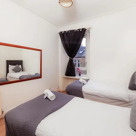 Cosy 2 Bdrm In Centre Of Apartamento