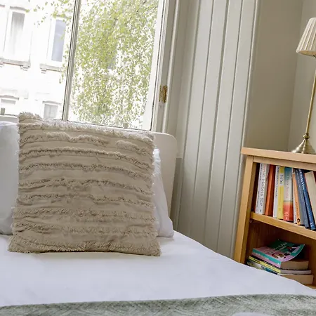 Stockbridge Little Gem, Central, Sleeps 3