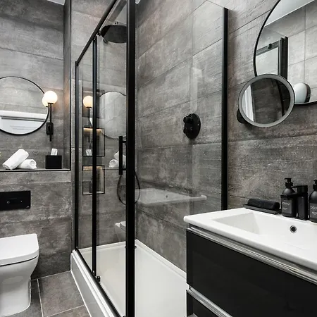 Sovo - Luxury Georgian Centre 아파트
