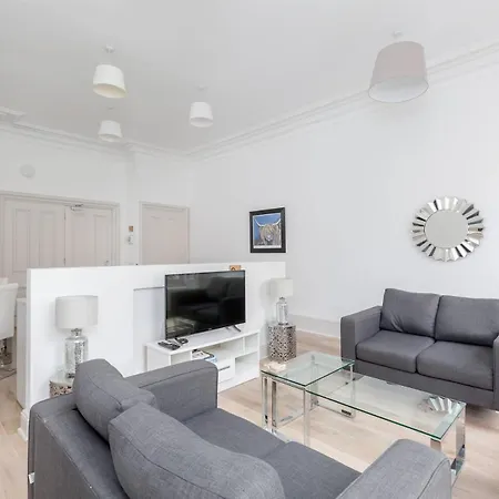 6 On Chester Apartamento