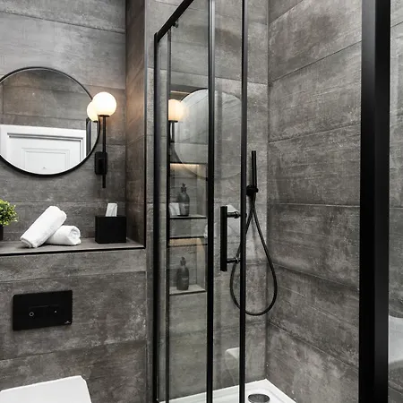 Sovo - Luxury Georgian Centre 아파트 *