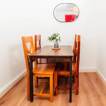 Cosy 2 Bdrm In Centre Of Lägenhet Edinburg
