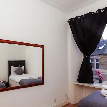 Cosy 2 Bdrm In Centre Of