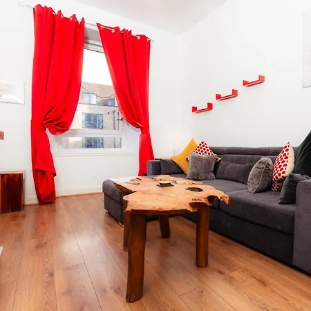 Cosy 2 Bdrm In Centre Of