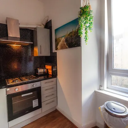 Cosy 2 Bdrm In Centre Of Lägenhet *