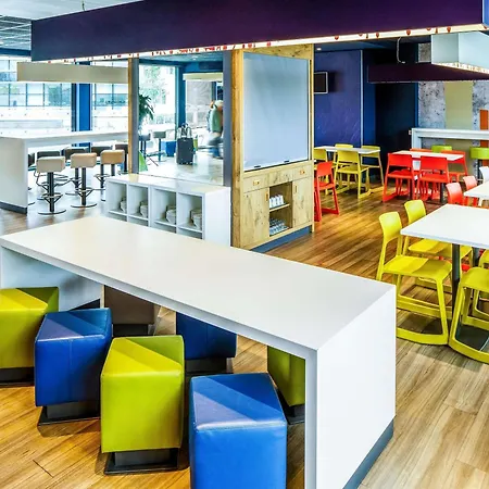 Ibis Budget Park 3*