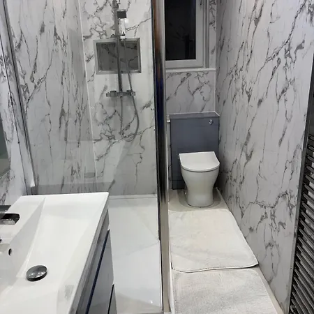 Newly Renovated In Centre Lejlighed *