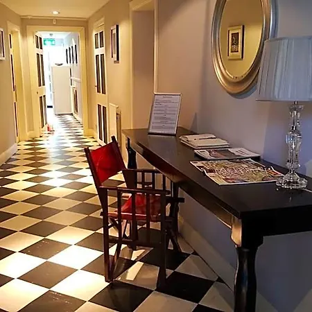 Retreat 4* Edinburgh