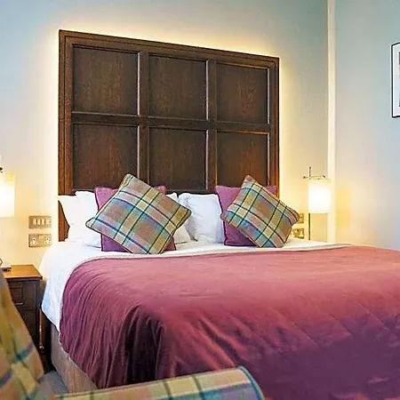 The Parliament House 3*