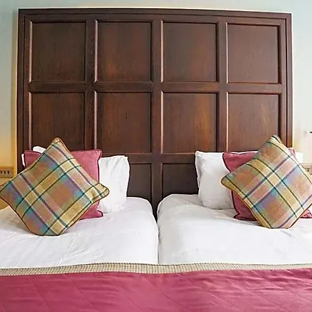 The Parliament House 3*