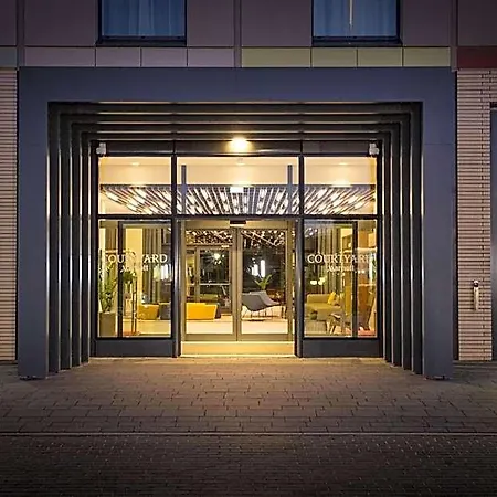 Hotel Courtyard By Marriott West 4*