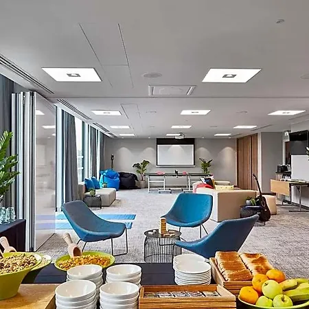 Courtyard By Marriott West