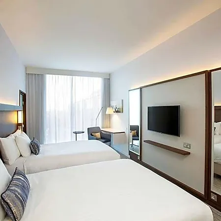 Courtyard By Marriott West Hotel Edinburgh