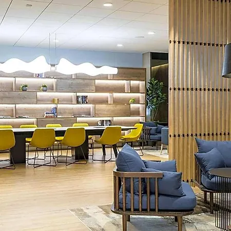 Courtyard By Marriott West Hotel 4*