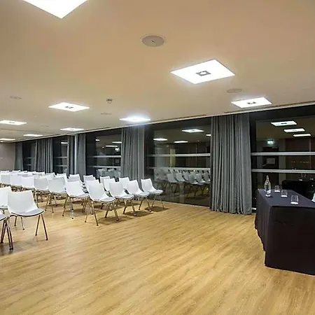 Hotel Courtyard By Marriott West 4*