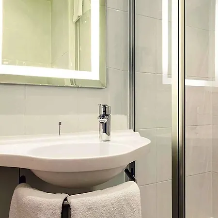 Ibis Centre Royal Mile 3*