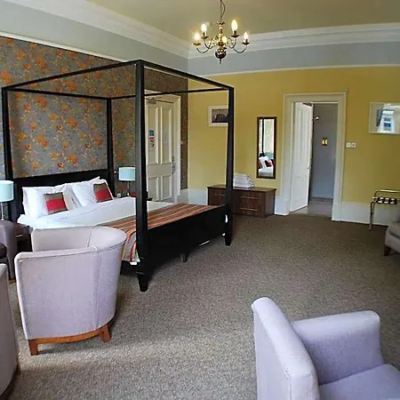 The Salisbury 4*