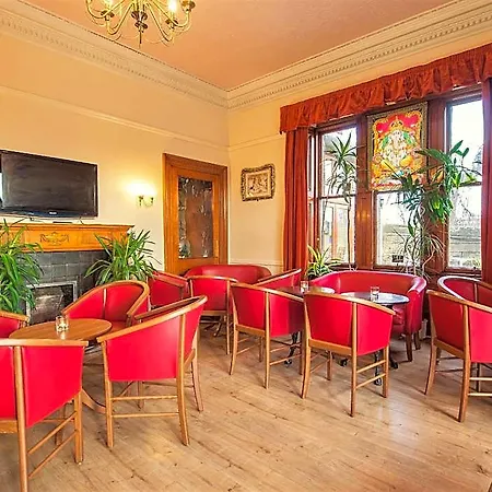 Cumberland Hotel