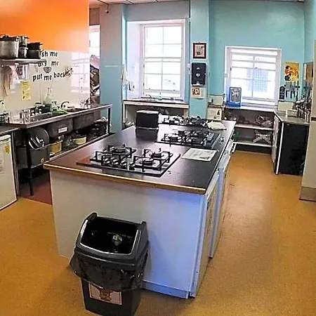High Street - Over 18s Only, Backpackers Atmosphere (adults Only) Hostel *