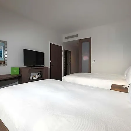 Hampton By Hilton West End Hotel