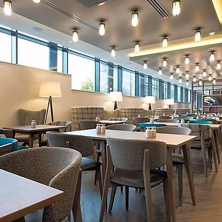 Hotel Hampton By Hilton West End