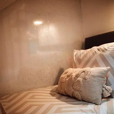 16 Pilrig Bed and breakfast