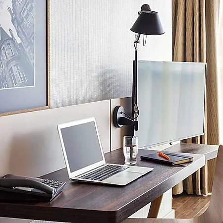Adagio Royal Mile 4* Edinburgh