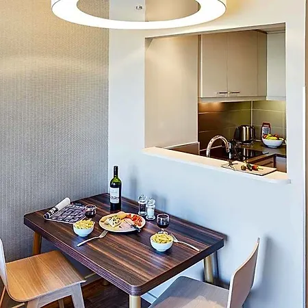 Adagio Royal Mile Apart Otel 4*