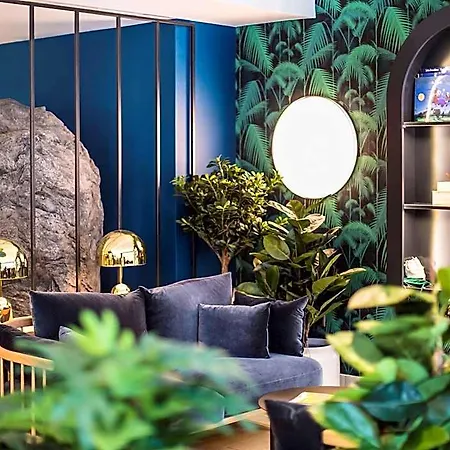 Adagio Royal Mile 4* Edinburgh