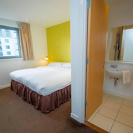 Ocean Serviced Aparthotel 4*