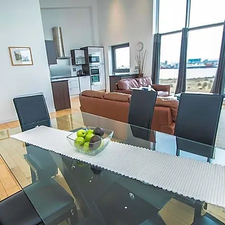 Ocean Serviced Aparthotel 4*