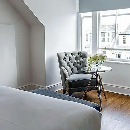 Castle 3* Edinburgh
