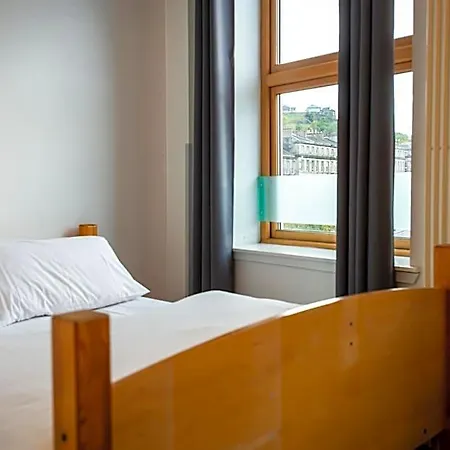 Edinburgh Central Accommodation Hostel *