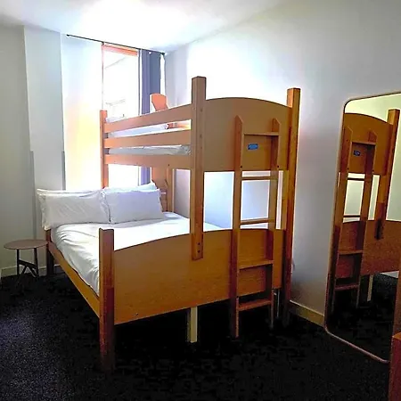 Edinburgh Central Accommodation Hostel *