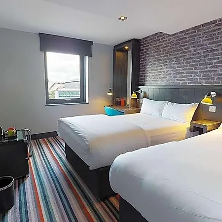 Village Hotel 4*