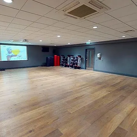 Village 4* Edinburgh