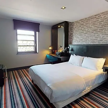 Hotel Village 4*