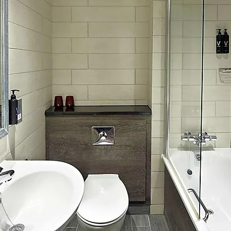 Village 4* Edinburgh