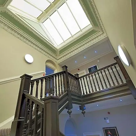 Palmerston 4*