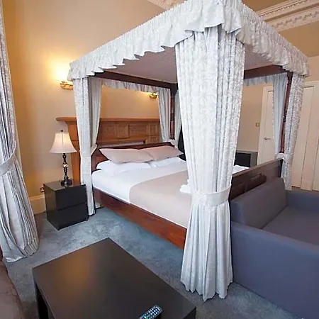 Palmerston 4*