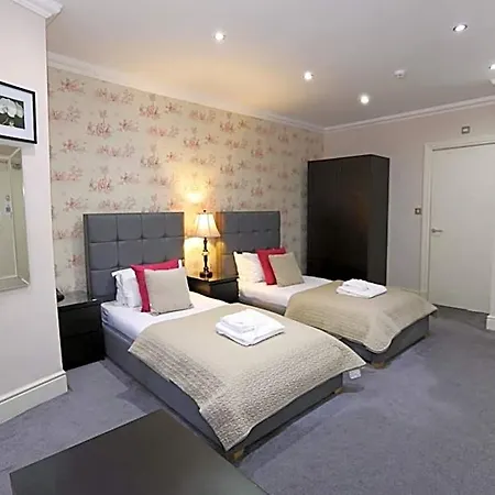 Palmerston Aparthotel