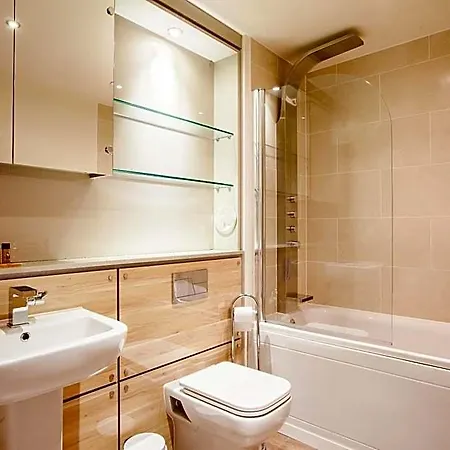 Hotel Staycity West End 4*
