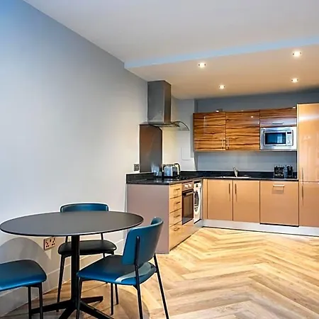 Staycity West End Hotel
