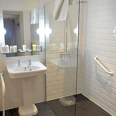 B+B Edinburgh Hotel